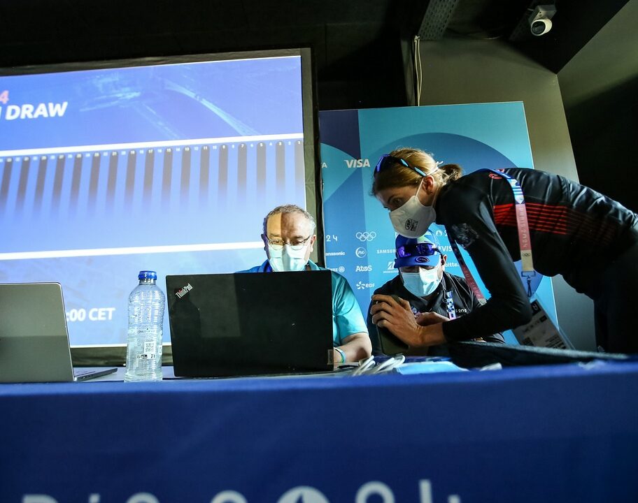 Beth Potter pontoon draw Paris Olympics 2024 photo credit World Triathlon