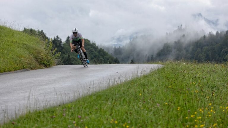 Challenge Kaiserwinkl Walchsee bike course scenery