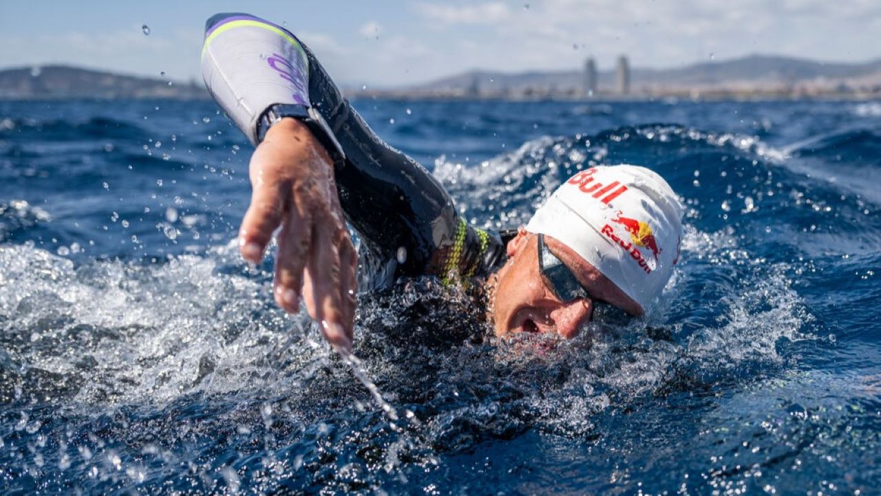 Kristian Blummenfelt open water swim trainng