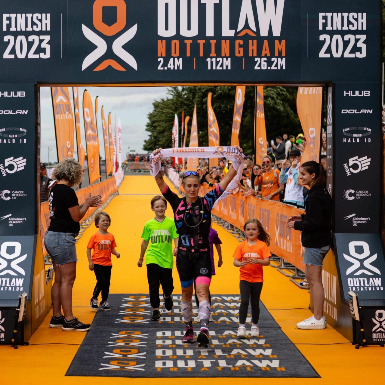 Natalie Lawrence wins Outlaw Triathlon 2023