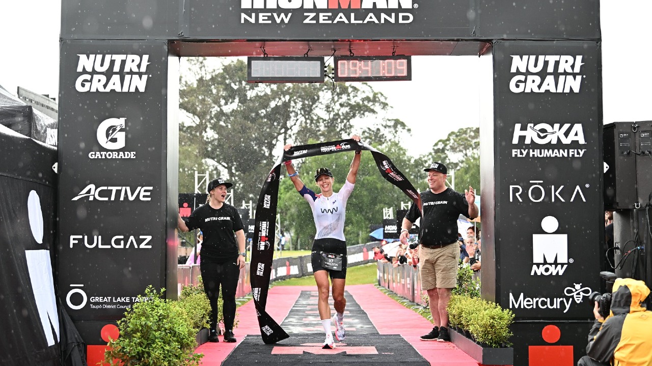 Vanessa Murray - 2022 Nutri-Grain IRONMAN New Zealand age group champion - Photo Sportograf